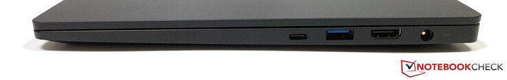 Côté droit : Thunderbolt 4 (DisplayPort 1.4, PowerDelivery), HDMI 2.0, USB-A 3.2 Gen.1 (alimenté), alimentation électrique