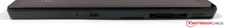 A gauche : USB-C avec Thunderbolt 4 (USB 4.0, DisplayPort 1.4), connexion propriétaire pour le XG Mobile, USB-C 3.2 Gen. 2 (Power Delivery, DisplayPort)