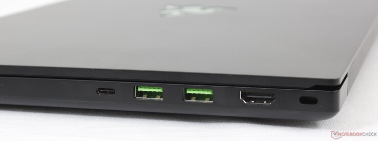 Droit : Thunderbolt 3, 2x USB 3.2 Gen. 2 Type-A, HDMI 2.0b, verrou Kensington
