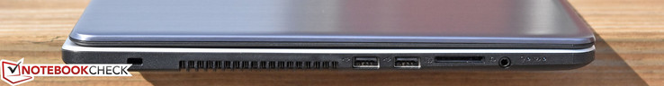 Côté gauche : verrou de sécurité Kensington, 2 USB 2.0, lecteur de carte SD, combo audio jack.