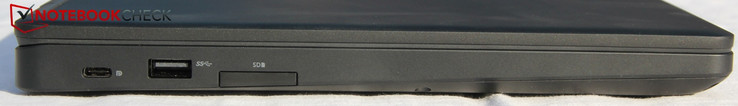Côté gauche : USB C avec Displayport, USB A 3.1, lecteur de carte SD.