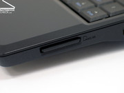 Comme ses concurrents plus grands, l'Eee PC 900 a un lecteur de carte intégré à sa disposition.