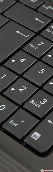 Asus K53TA-SX026V: clavier et touchpad très basse qualité.