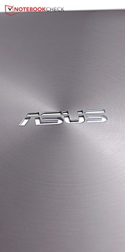 L'Asus N751JK est un bon ordinateur portable multimédia, mais son prédécesseur offre un meilleur rapport qualité-prix de son prédécesseur.