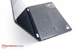 Le Lenovo Yoga 3 14 semble être un ordinateur portable classique...
