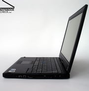 Une seule charnière centrale rotative permet de transformer l'ordinateur à un tablet PC.