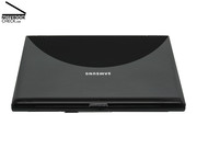 Samsung demontre: Les portables pour commencer peuvent aussi etre accompagnes des CD de recouperage et de chiffon microfibre