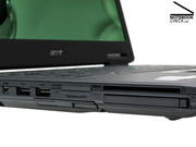 L'Acer TravelMate 6592G est équipé de deux fentes pour carte d'extension: Il supporte les cartes ExpressCard/54 et PC cards (type II).