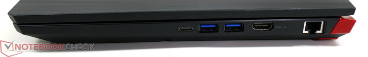 Côté droit : USB 3.0 type C, deux USB 3.0 type A, HDMI, LAN RJ45
