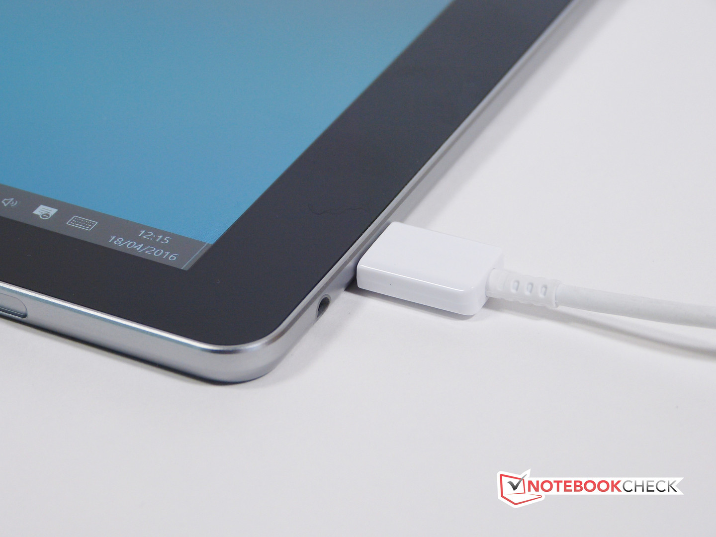 Tablette avec port usb Valoo.fr