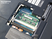 La RAM est en un seul module (1x4096 Mo, donc il y a un emplacement de libre).