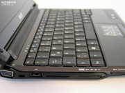 Ce mini-portable possède un clavier complet,...