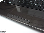 Le touchpad demande assez d'habitude, notamment en raison du revêtement de sa surface.