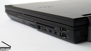 Le Dell Latitude E6500 offre tous les ports importants directement sur la base, entre autres, avec affichage numérique et un port de connexion eSATA.