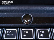 Le logo Alienware est aussi le bouton power