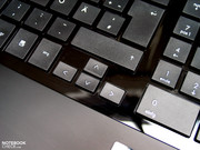 Le clavier s'est révélé très généreux et offre un pavé numérique.