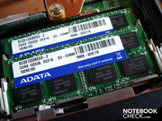 2 modules de RAM de 2048 Mo de DDR3 chacun.