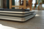 De haut en bas : iPhone 5, iPad Air, iPad 3, MacBook Pro 13 (2013).