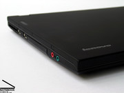 Les ports sur le ThinkPad X300 sont très commodément placés autour du boîtier du portable.