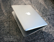 Le nouveau boitier a plusieurs éléments de design tirés du MacBook Air ...