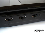 La droite accueille trois ports USB 2.0.