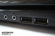 Connexions audio (entrée microphone, sortie casque) et deux ports USB 2.0 sont sur le côté droit