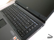 Le HP Compaq 6715 a un design décent, de type business.