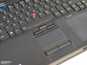 La traditionnelle qualité de première classe est offerte pour la combinaison touchpad et trackpoint.