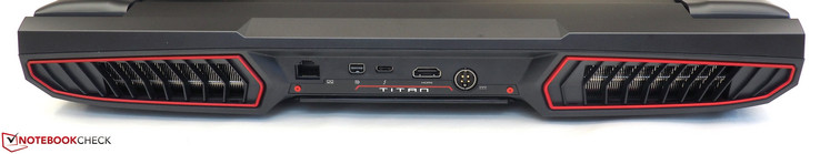 A l'arrière : LAN RJ45, mini-DisplayPort, Thunderbolt 3, HDMI, entrée secteur.