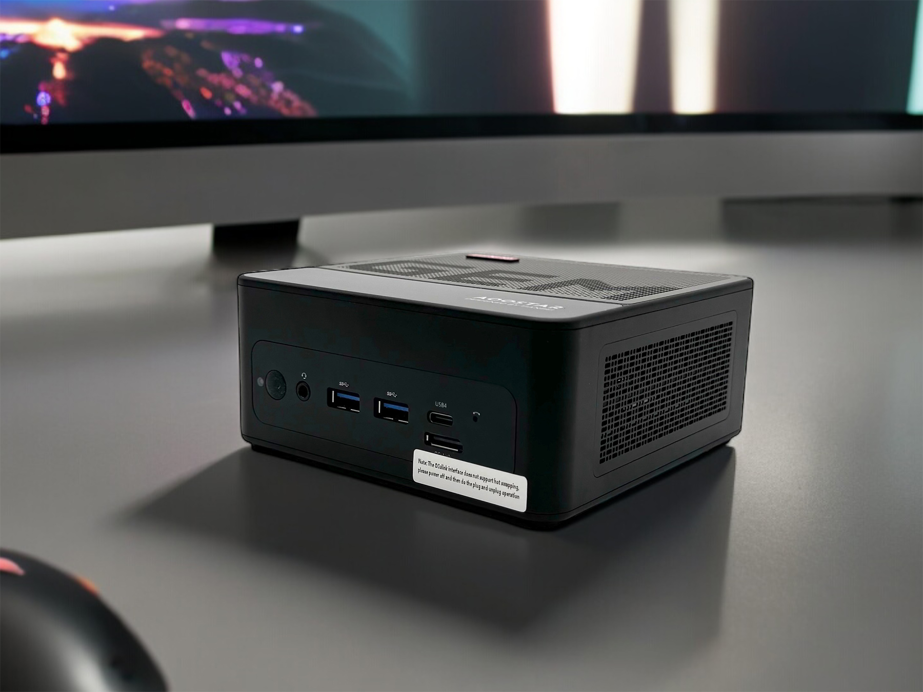 AOOSTAR GEM12+ PRO Mini PC, Ryzen 7 PRO 8845HS (fino a 5,1 GHz) Mini Gaming PC 32GB DDR5 RAM 1TB SSD M.2 2280 PCIE4.0, Mini Desktop Computer OCULINK/ 2xUSB4/HD2.1/DP1.4/2x2,5G RJ45/WiFi6/BT5.2