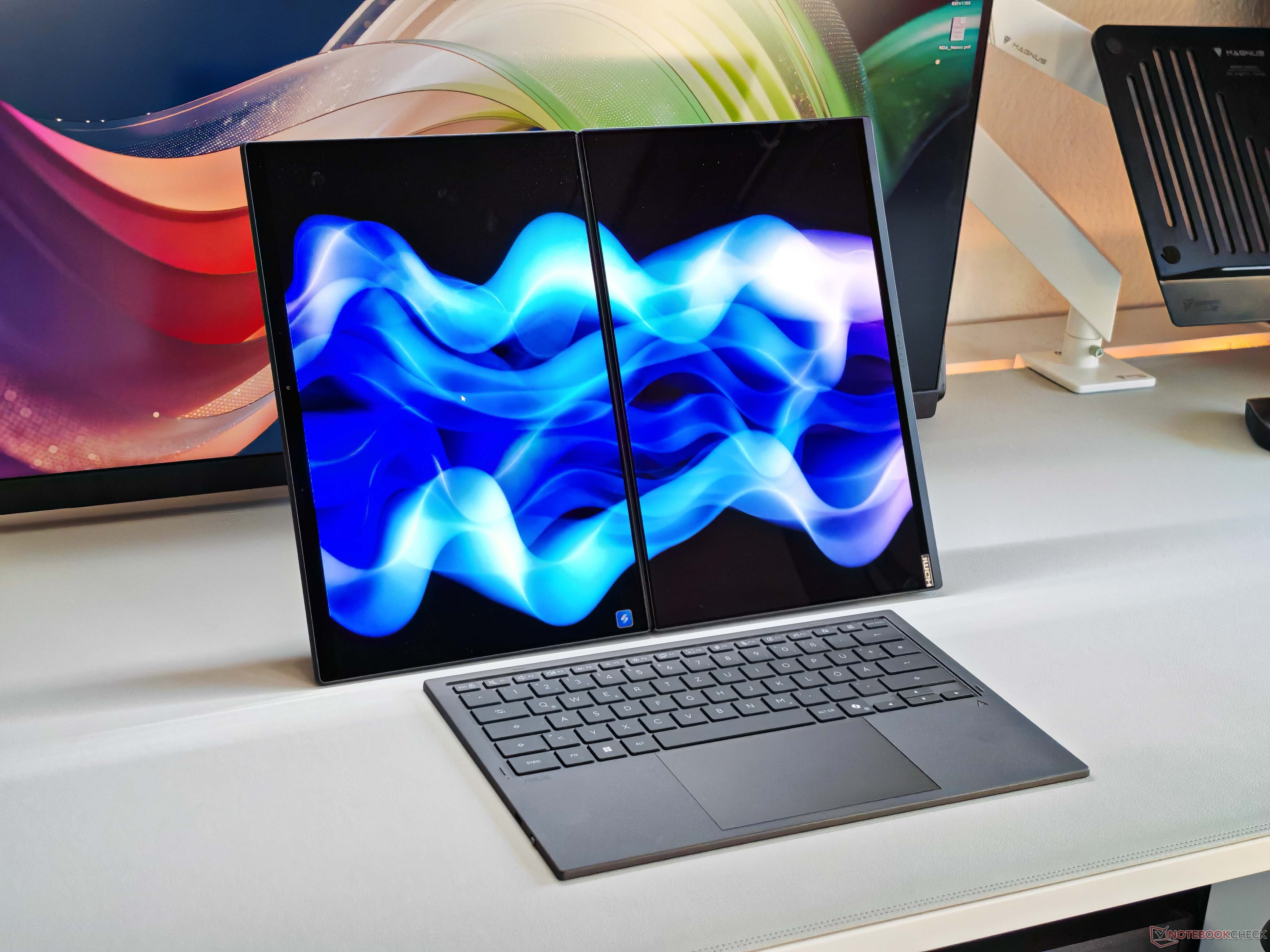 Asus ZenBook Duo UX8407AA - Notebookcheck.fr