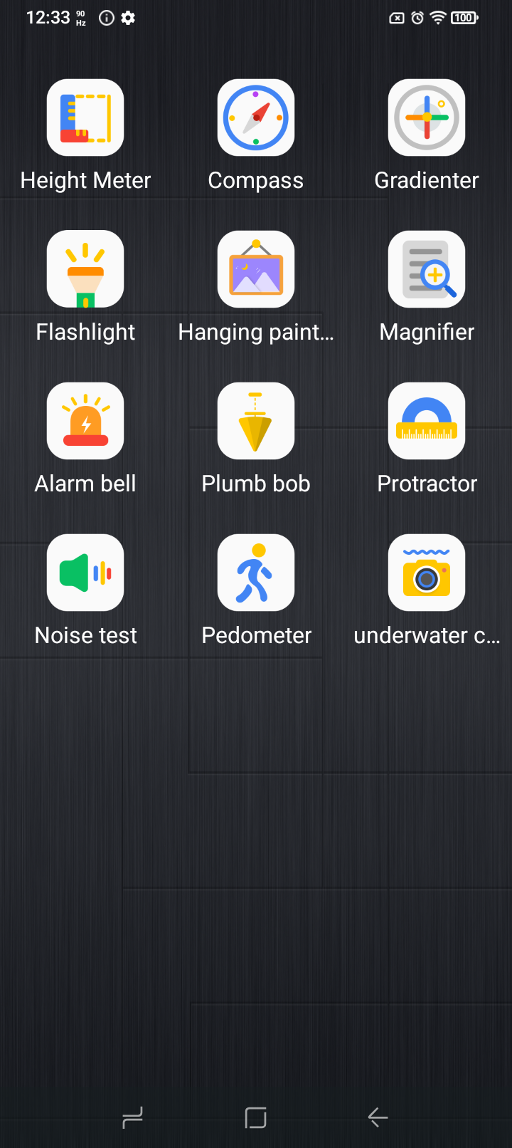 Des outils comme la boussole numérique sont disponibles, certains un peu gadget, comme le Height Meter. (Source de l'image : Sergey Tarasov - Notebookcheck)