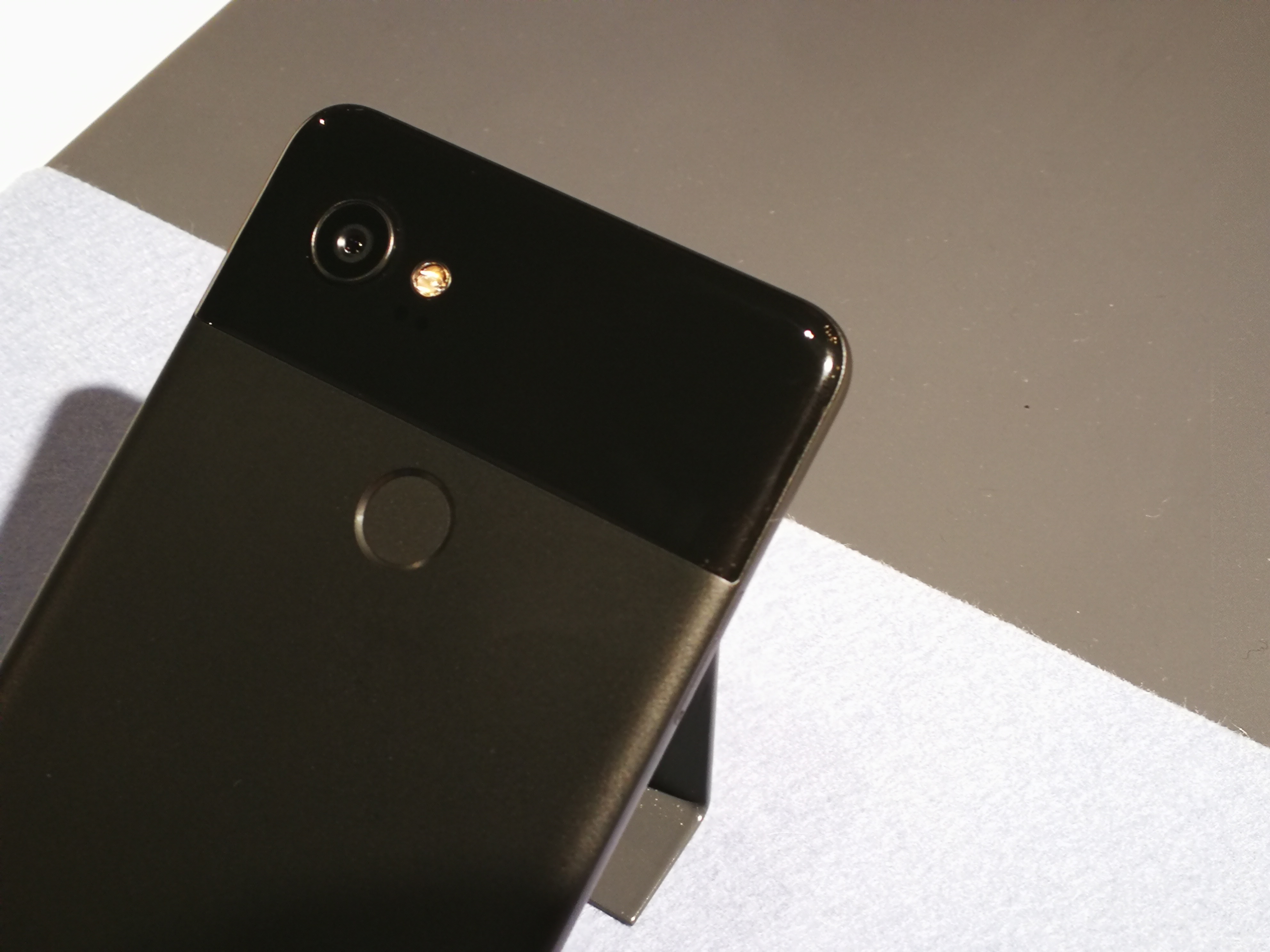 Premières impressions du smartphone Google Pixel 2 XL Notebookcheck.fr