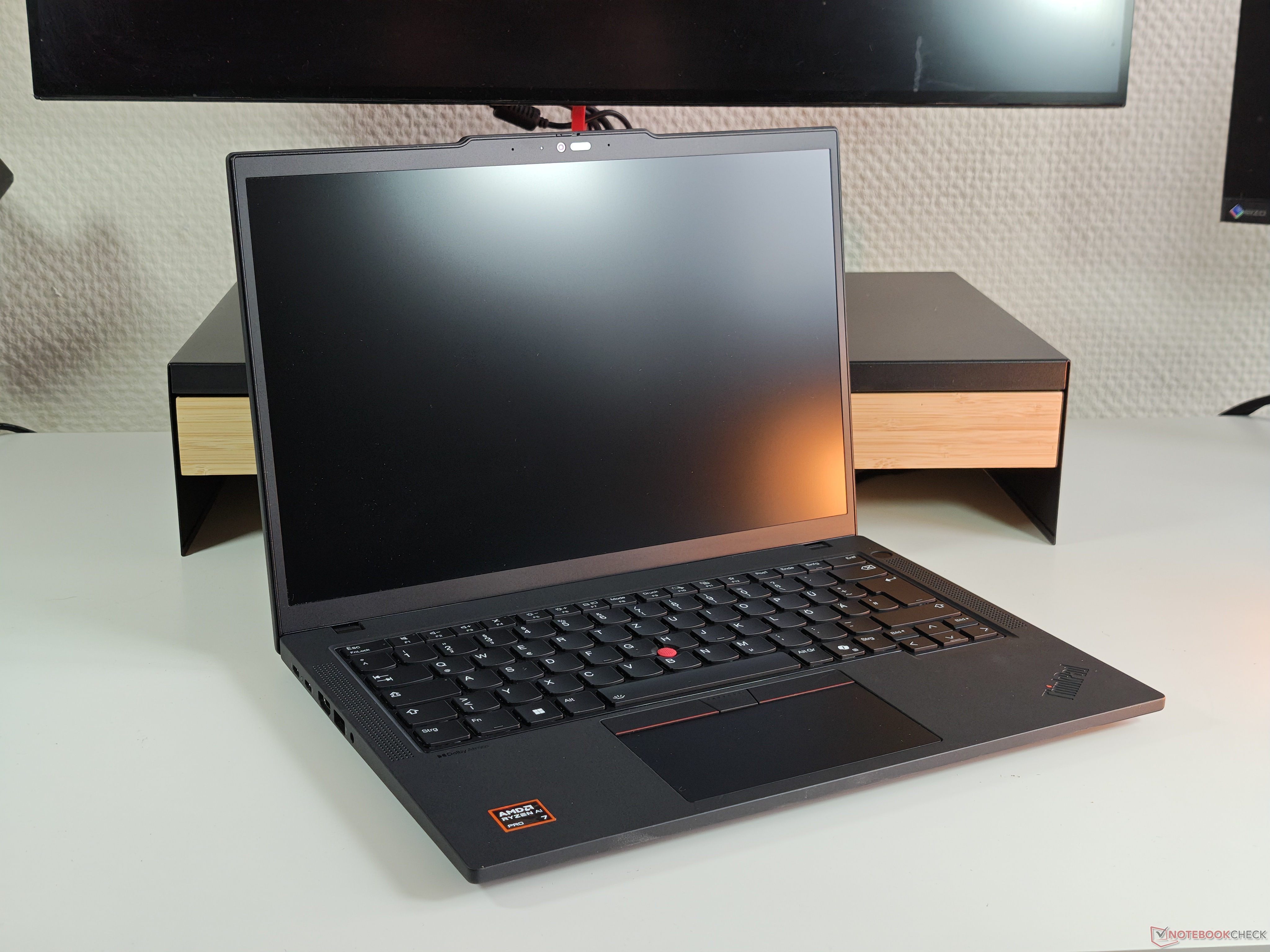 Lenovo ThinkPad T14 AMD vs. Intel: Differences explained