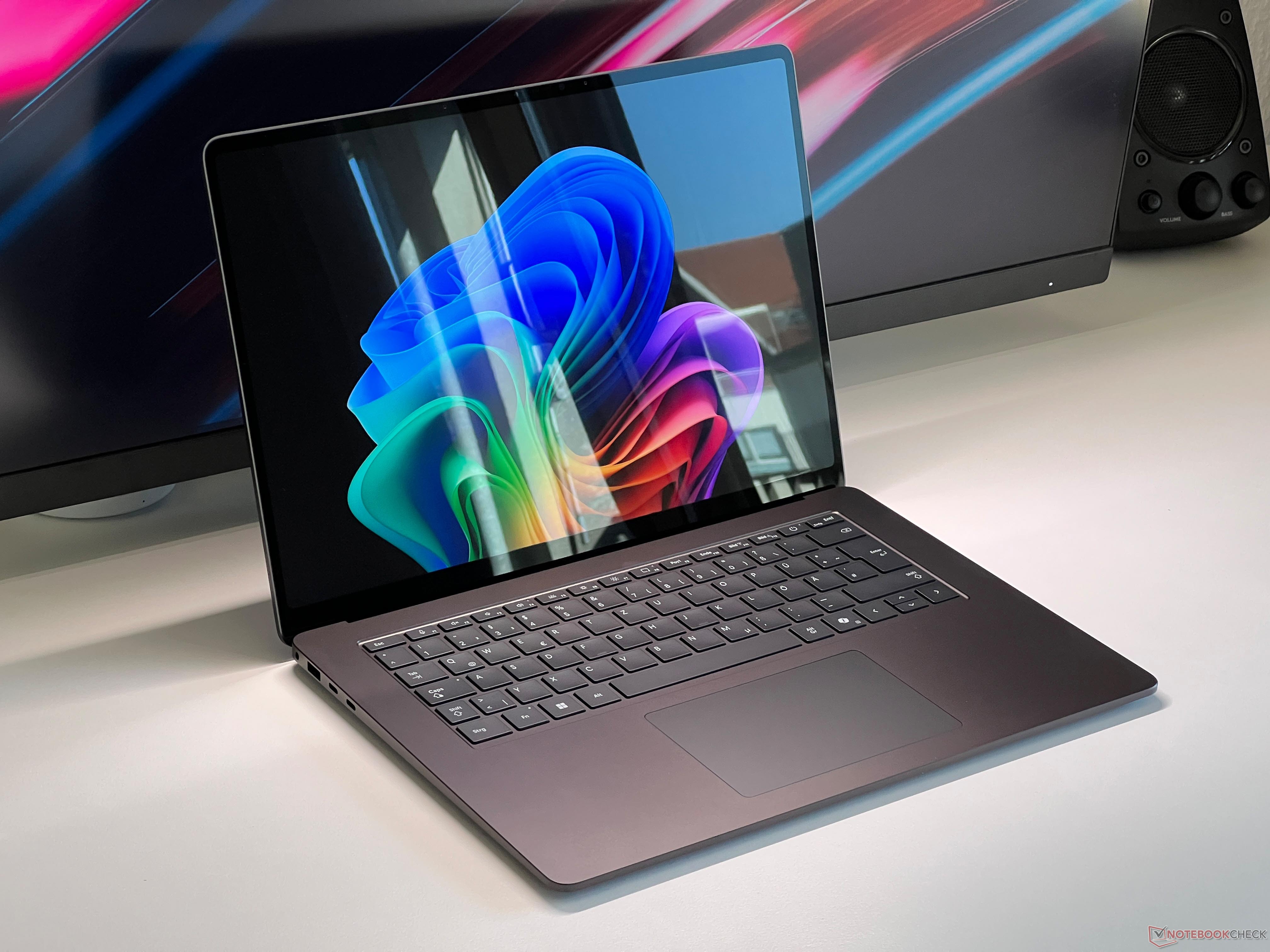 Test du Microsoft Surface Laptop 7 15 Lunar Lake : un camouflet pour ...