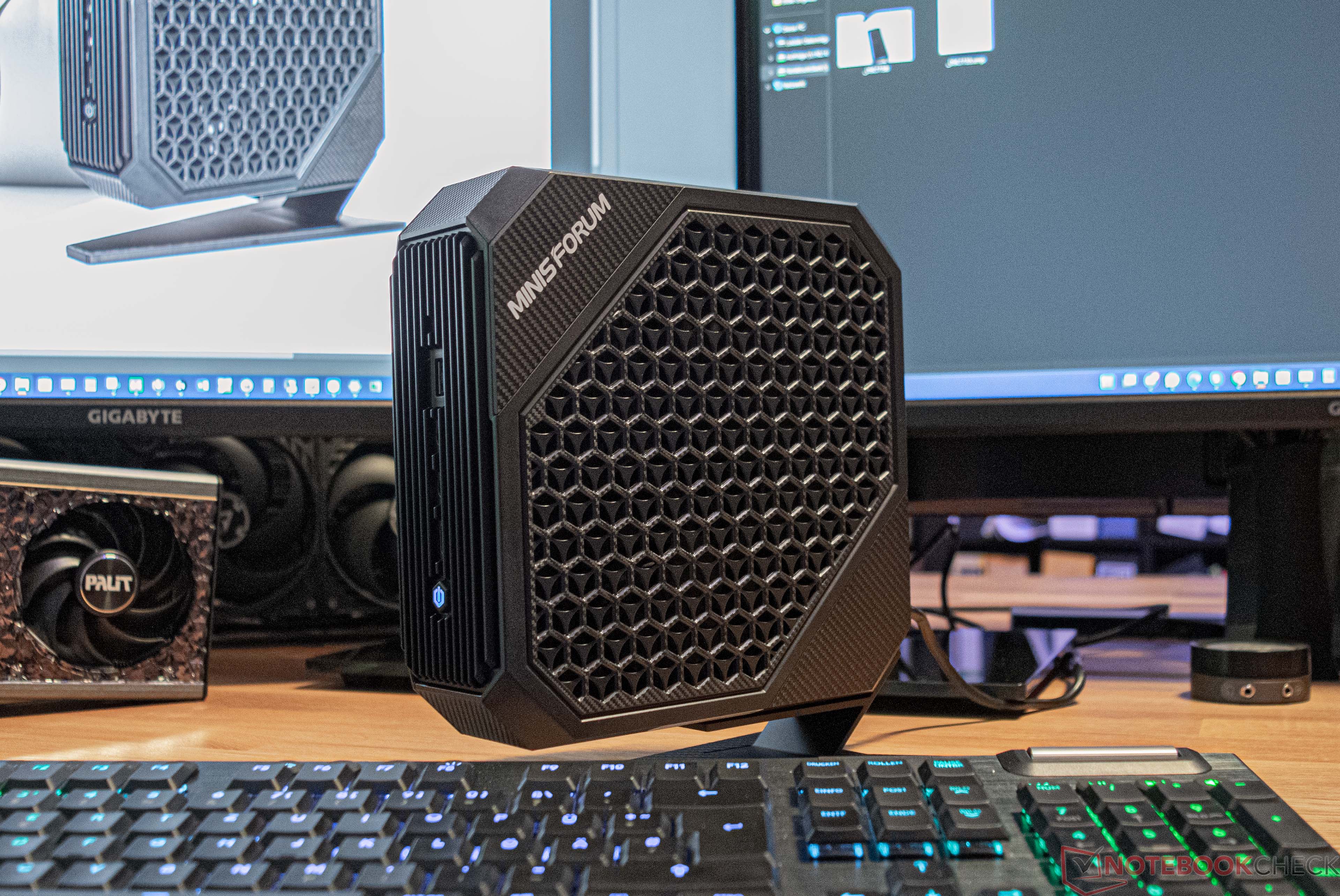 Test du Minisforum Neptune HX99G : PC de jeu compact avec AMD Ryzen 9  6900HX et Radeon RX 6600M, USB4 et Thunderbolt - Notebookcheck.fr