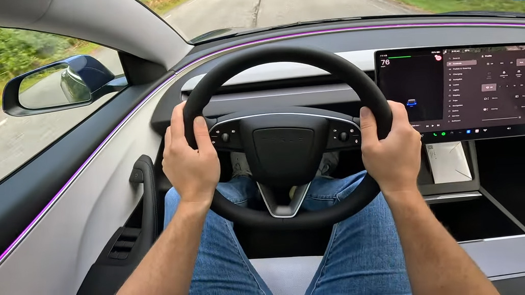 Le premier test de conduite de la Tesla Model 3 Highland teste l' accélération de 0 à 60 et compare le bruit de l'habitacle -   News