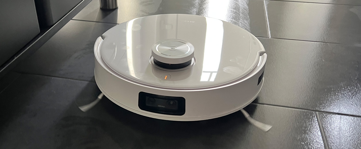 Test de l'Ecovacs Deebot X1e Omni : comment se distingue-t-il de  l'aspirateur robot phare Deebot X1 Omni ? - Notebookcheck.fr