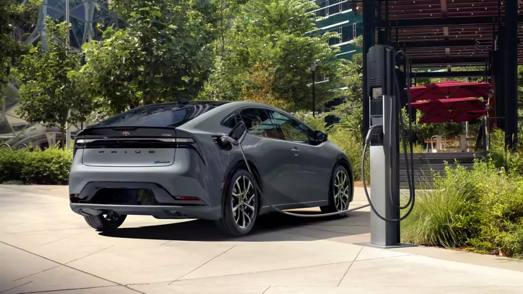 La nouvelle Toyota Prius Prime, dotée d'une autonomie de 44 miles en