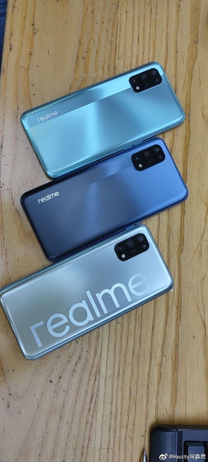 Le Realme V5 sera disponible en trois options de couleur (image via Weibo)