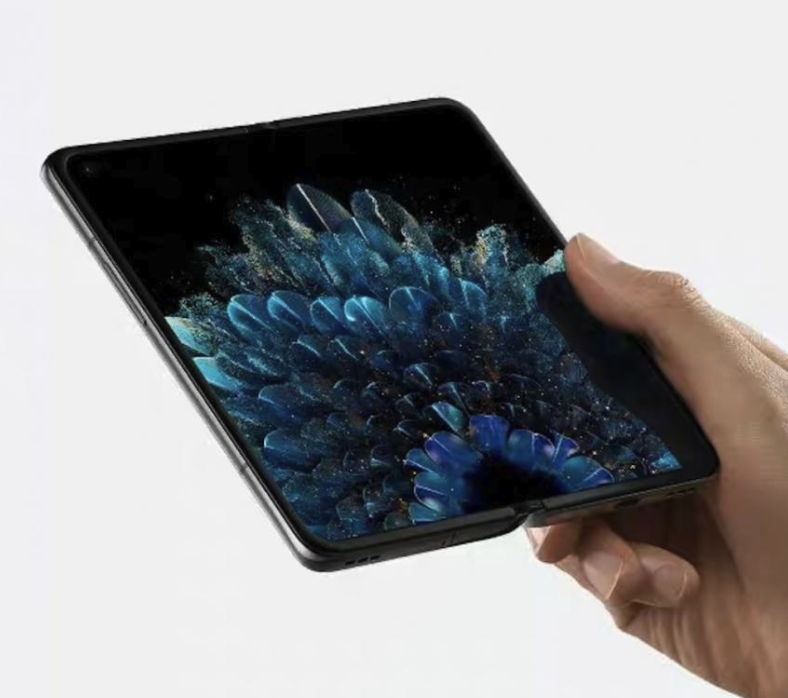 Oppo présente une tablette pliable