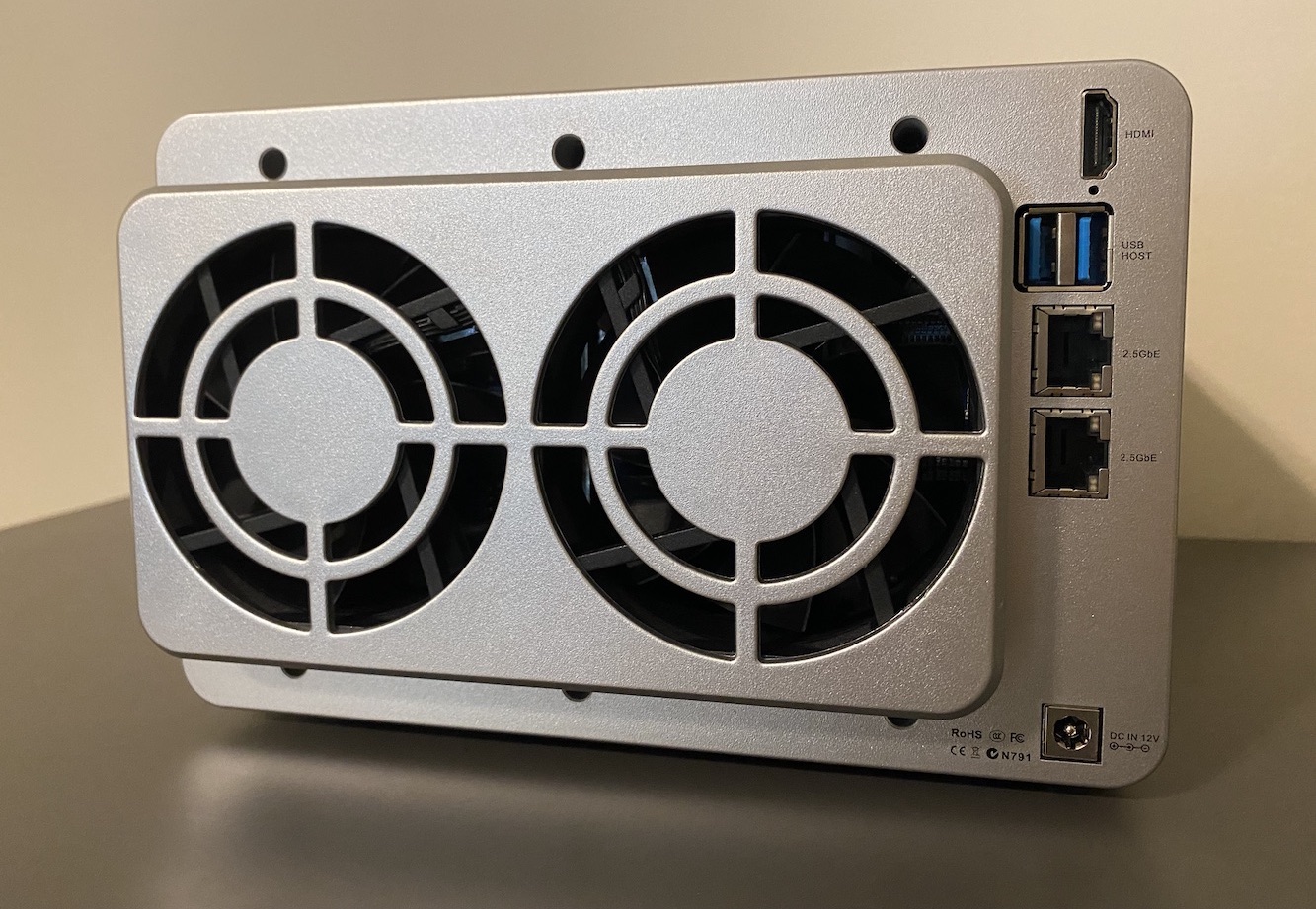 Test du TerraMaster F4-423 : NAS rapide à 4 baies avec un bon