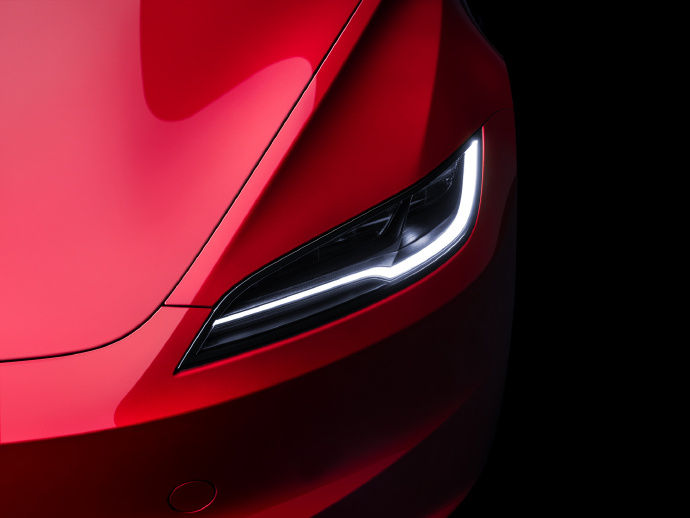 Tesla lance officiellement la nouvelle Model 3 Highland, qui se distingue  par son allure moderne, pour faire face à la concurrence des VE, qui arrive  à maturité -  News