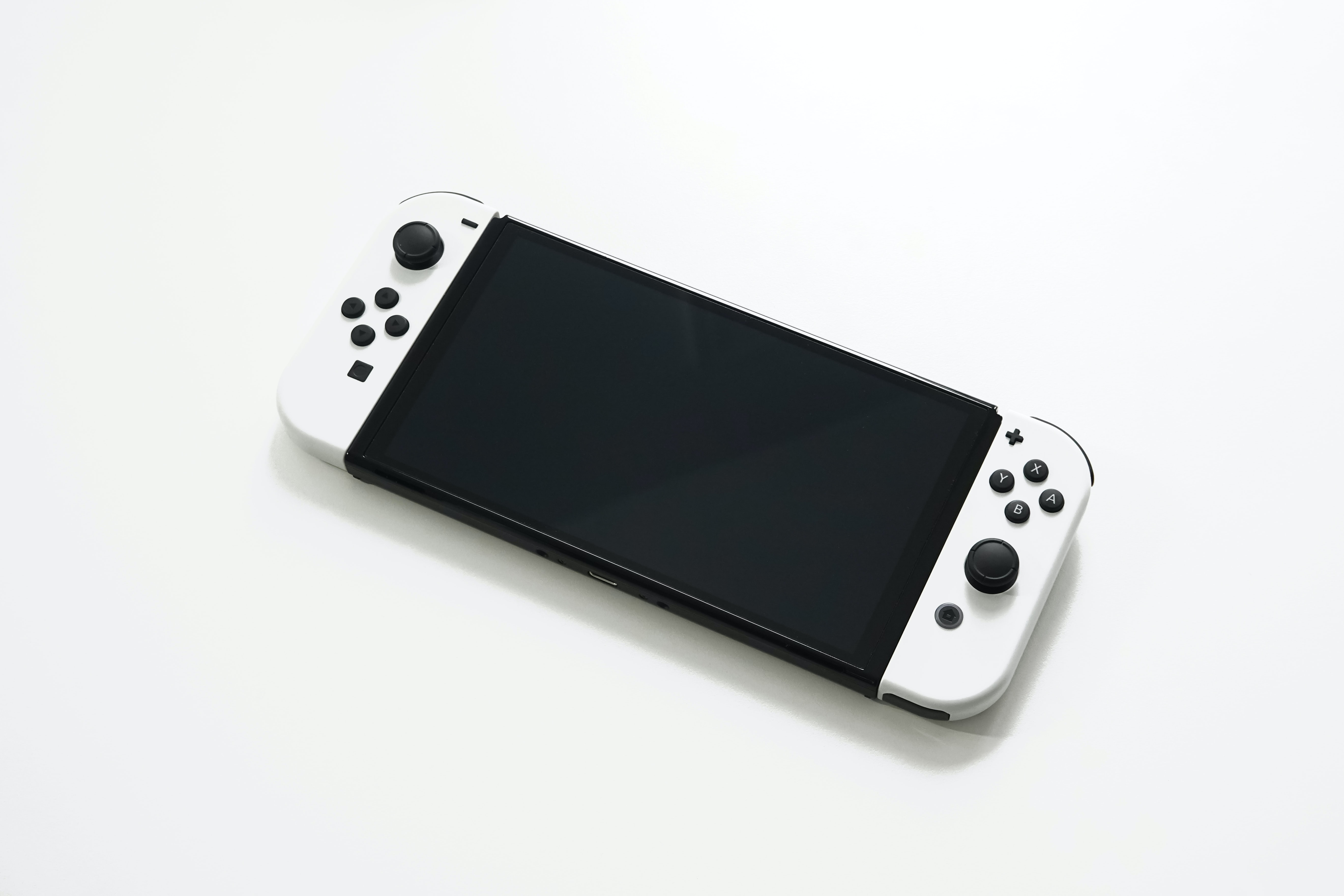Nintendo a confirmé qu'aucune nouvelle console Switch ne sera commercialisée au cours de cette année fiscale. (Image source : Jeremy Bezanger sur Unsplash)