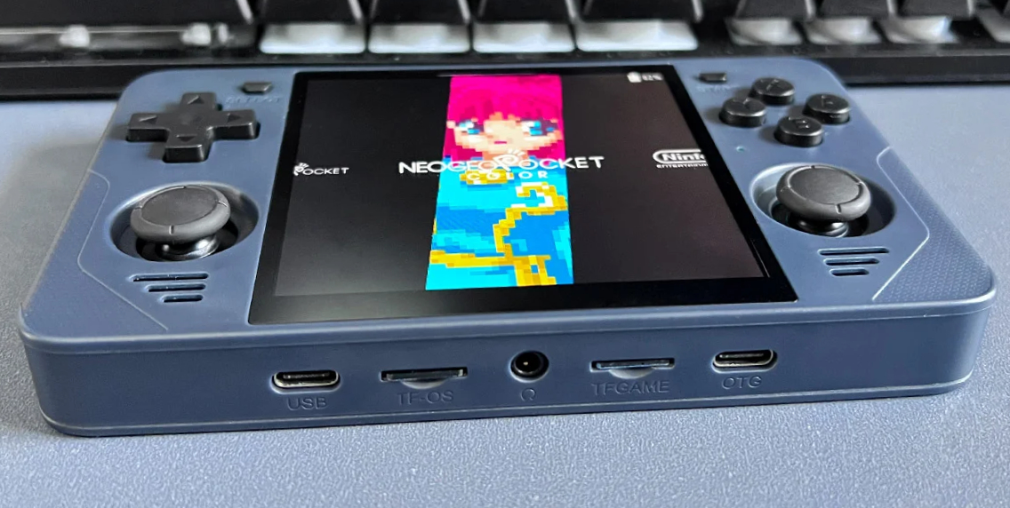 Powkiddy RGB30: New Compact Gaming Laptop With Rockchip RK3566 Chipset And 720p 1:1 Display Unveiled