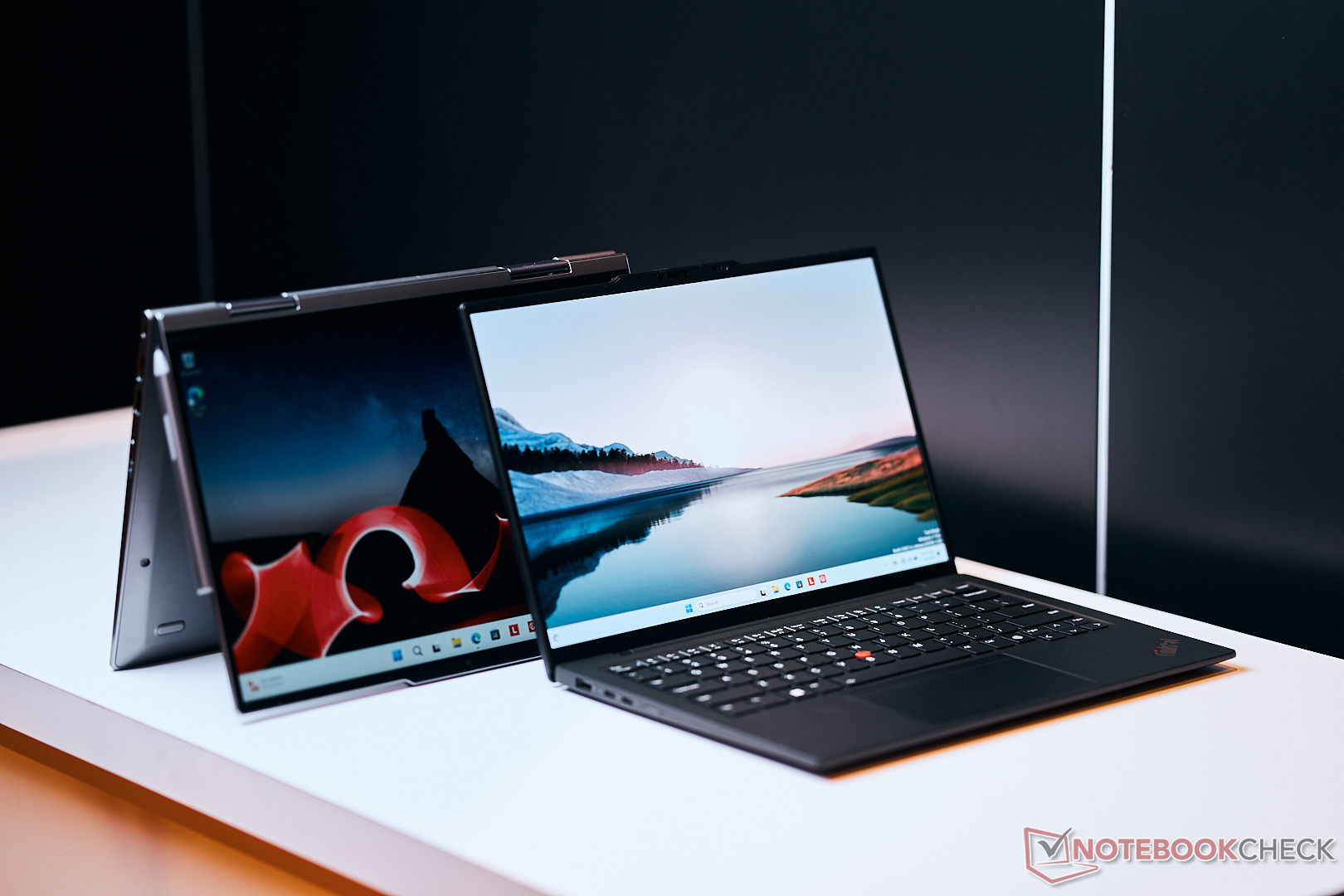 Lenovo offers the full version of the X1 Carbon G12 and ThinkPad X1 2-in-1