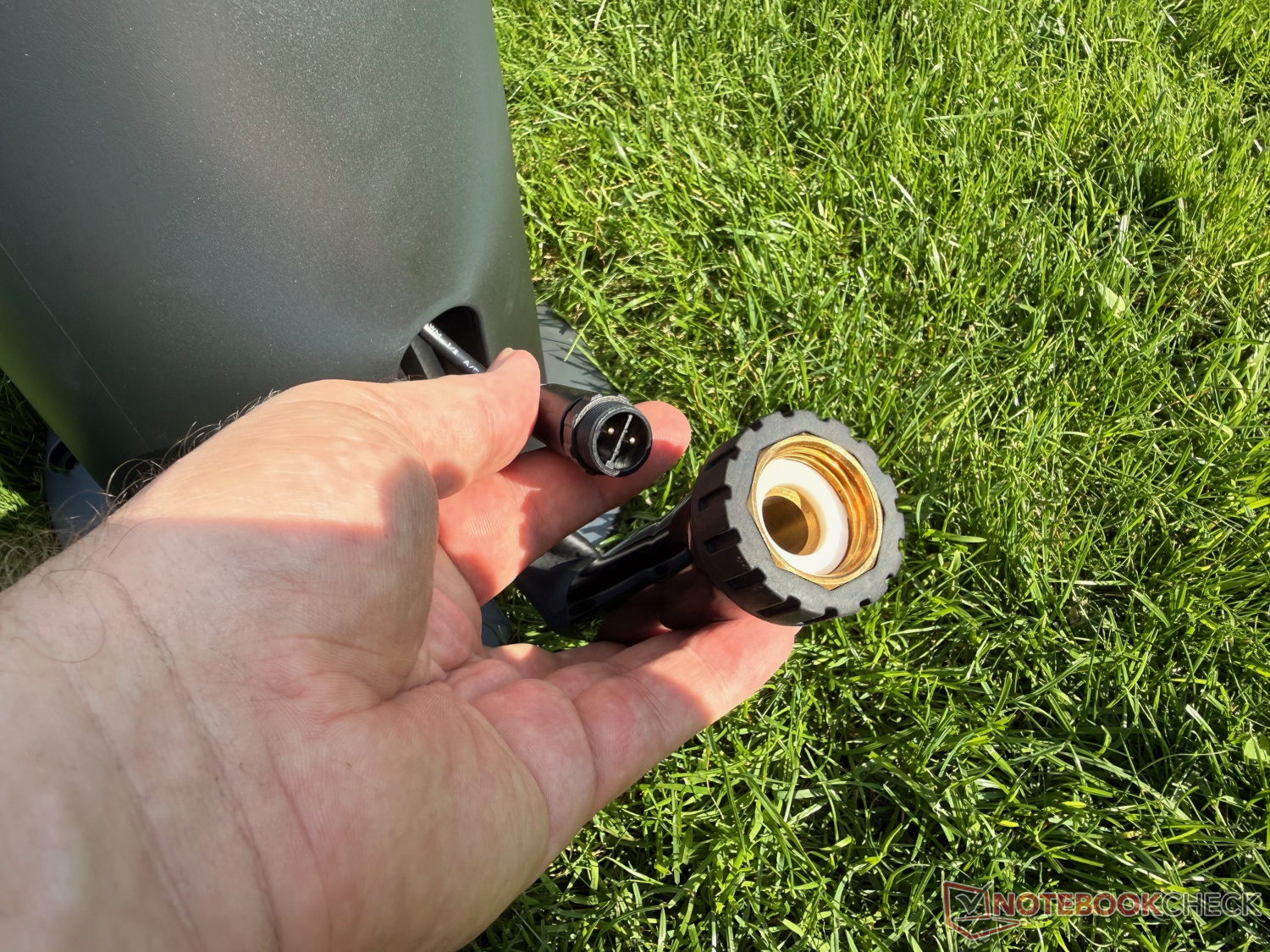 Buses Irrigation Test Aiper IrriSense : L'arrosage Connecté Qui