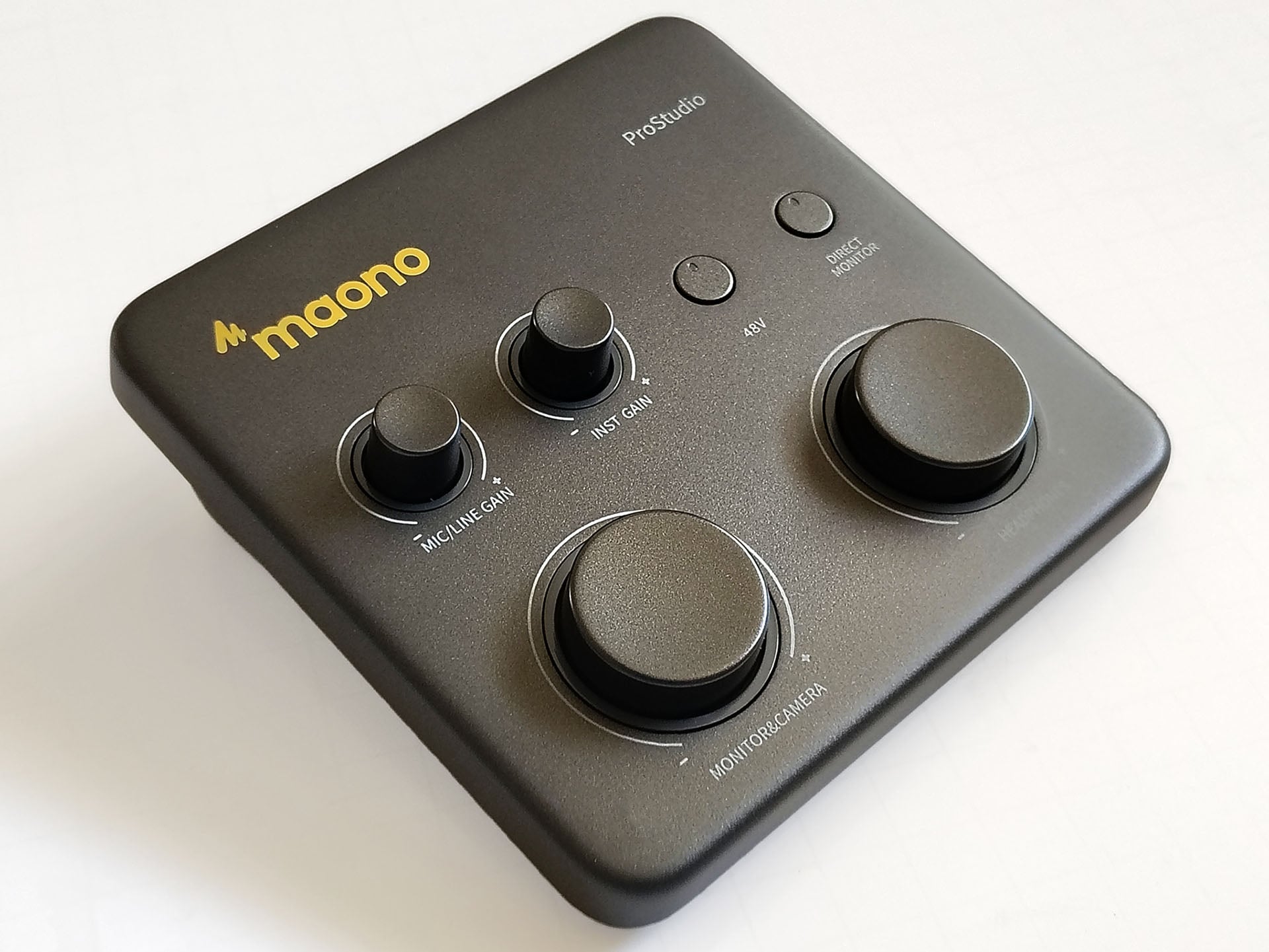 Interface audio d'entrée de gamme Maono P1.
