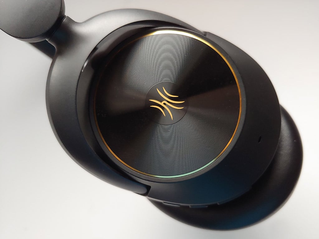 Le casque supra-auriculaire OneOdio Focus A6 à réduction de bruit reproduit la musique en haute résolution avec des voix claires à un prix abordable. (Source : Notebookcheck)