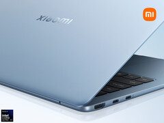 Le Xiaomi Book Pro 14 Panther Lake est doté d'une batterie de 72Wh. Photo : une photo promotionnelle de l'ordinateur portable montrant son côté.